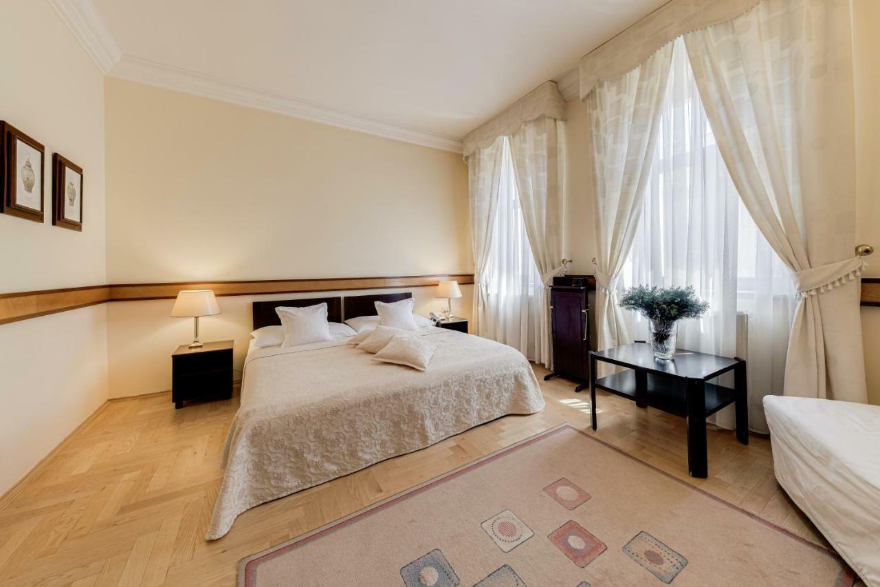 Louren Hotel Прага Екстер'єр фото