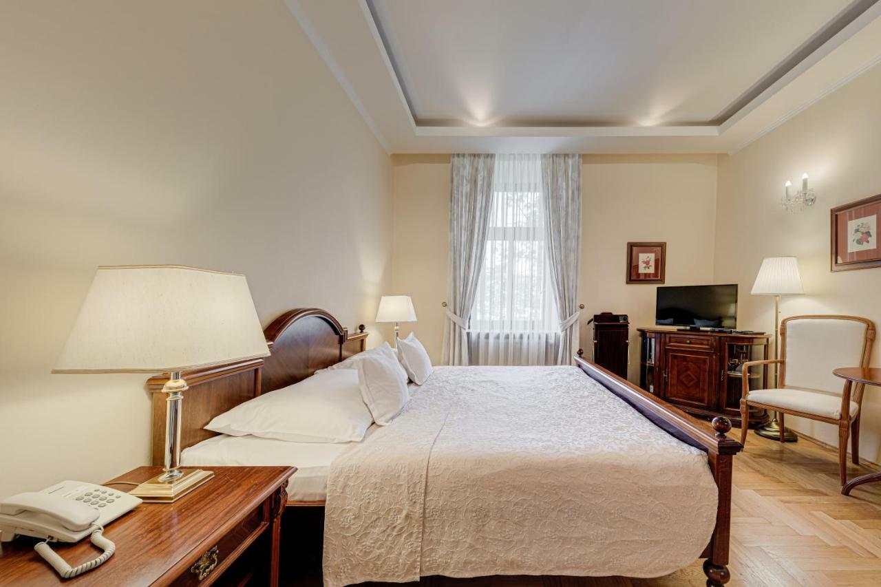 Louren Hotel Прага Екстер'єр фото